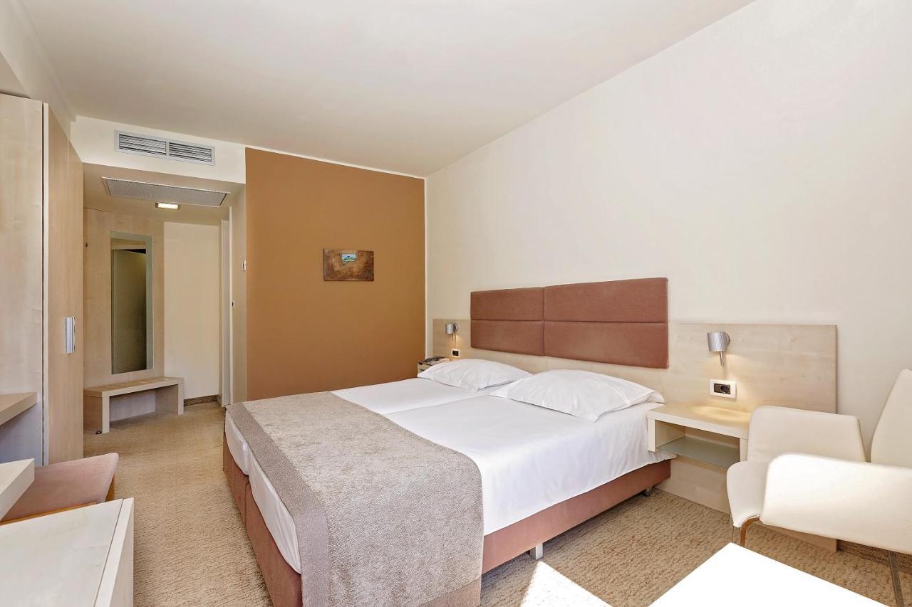 Mediteran Plava Laguna Hotel 3*